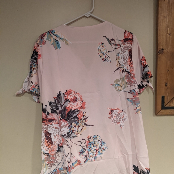 Pink floral blouse size XL - Picture 3 of 5